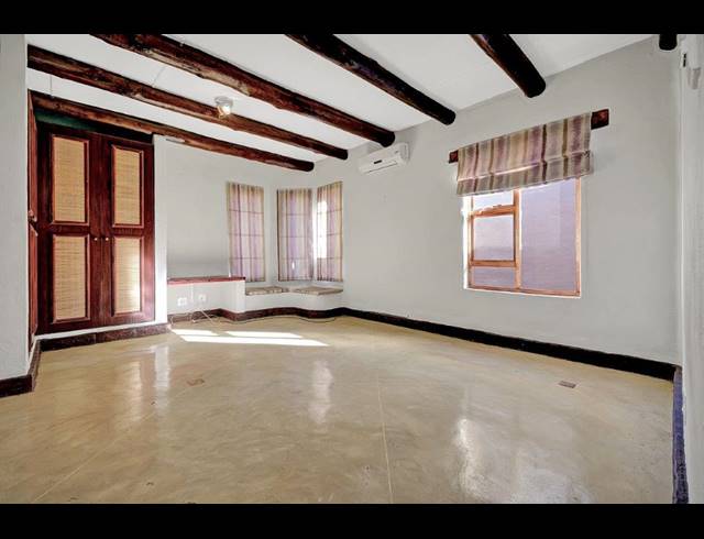 2 BEDROOM TOWNHOUSE RENTED IN NORTH RIDING